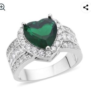 🆕️ Simulated Emerald, Simulated Diamond Heart Ring in Silvertone 10.75 ctw